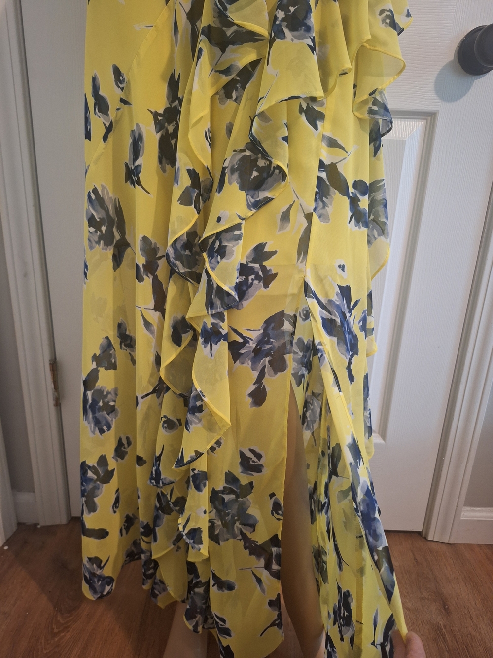 🌼 Eliza J Yellow Floral Maxi Dress – Excellent Condition - Picture 3 of 10